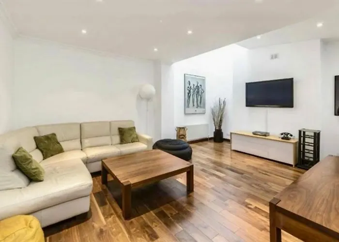 Hyde Park - Prime Location, Zone 1
